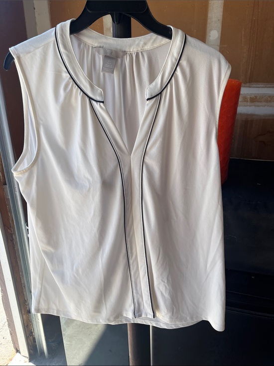 H&M Tops - H&M White Sleeveless V-Neck Top with Black Piping